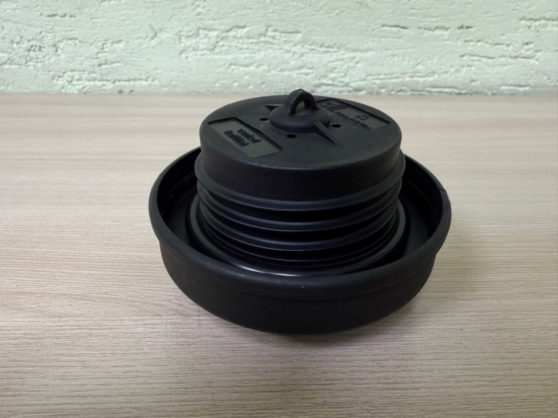 Крышка топливного бака без замка (Германия) / Завод 4202206 